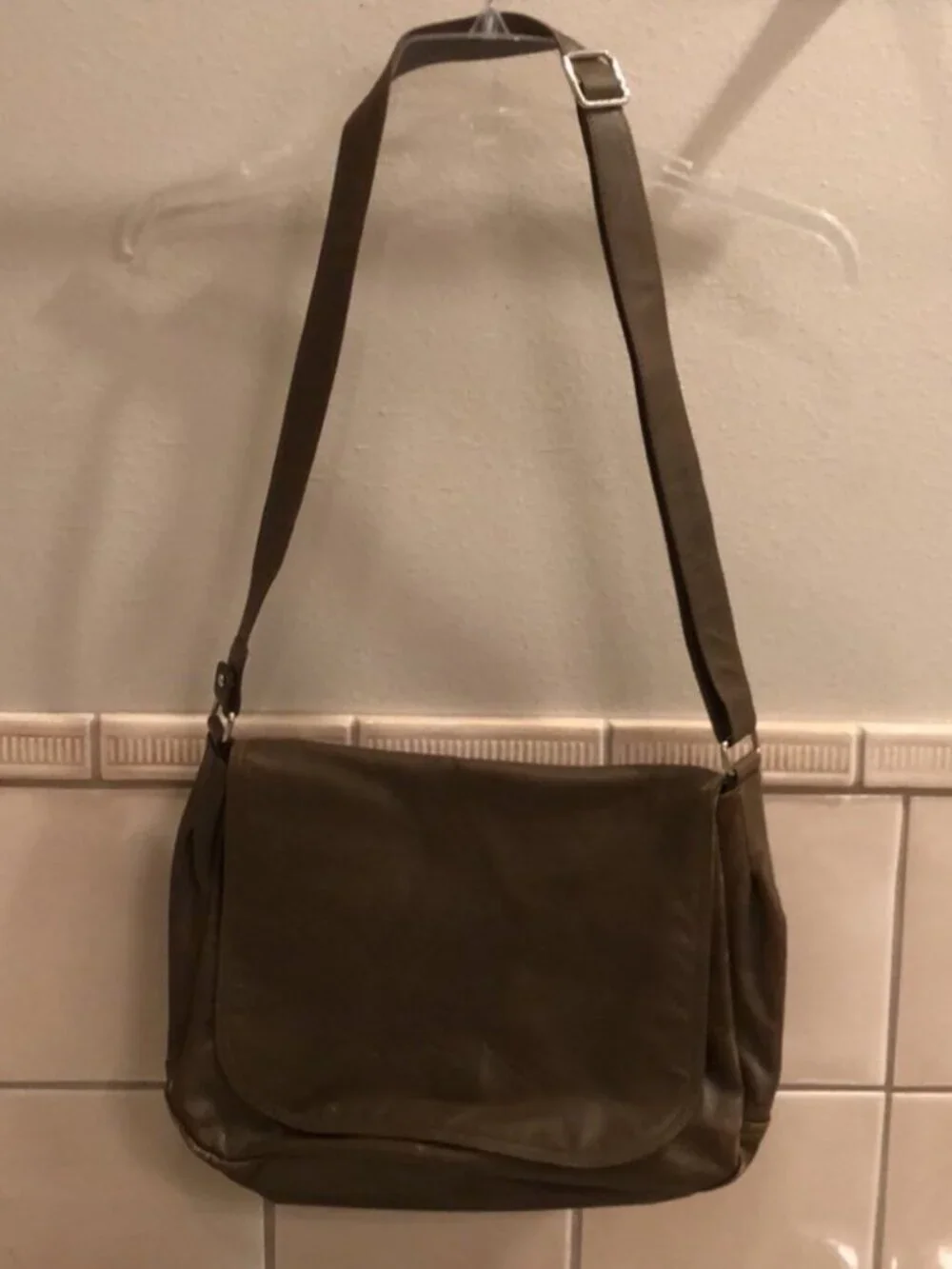 Vintage Longchamp leather flap carryall messenger satchel laptop shoulder bag